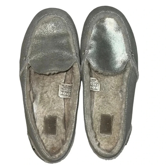 UGG HAILEY METALLIC PLATINUM GOLD SLIPPERS 
SIZE 9 - Picture 4 of 6
